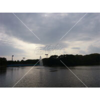 公園の噴水の写真