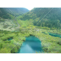 中国・チベット・九賽溝・世界遺産～コバルトブルーが美しい湖の写真素材(1)