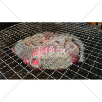 バーベキューセットの炭火の写真