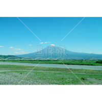 青空に映える富士山の写真素材(2)