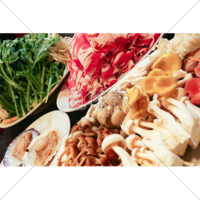 きのこと豚肉の鍋の具材の写真素材