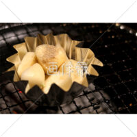スタミナ満点のにんにくのホイル焼きの写真素材