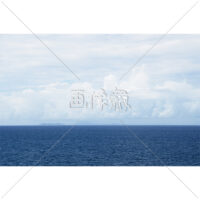 青い水平線の写真素材