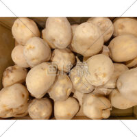 箱いっぱいのじゃがいもの無料写真素材