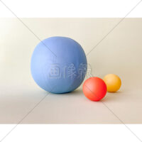 ヨガボールとマッサージボールの写真素材(2)