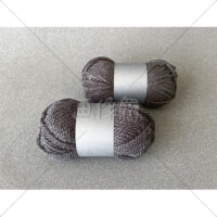 グレーのアクリル毛糸の写真素材(2)