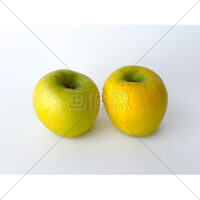 甘みが強い青リンゴ2個の写真素材　