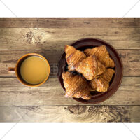 ミニクロワッサンとカフェオレの写真素材