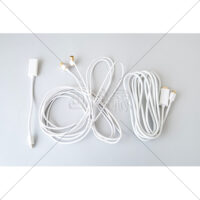 白い映像系ケーブルの写真素材(2)