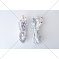 白い映像系ケーブルの写真素材(4)