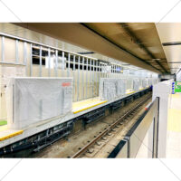駅のホーム柵・転落防止防護柵工事の無料写真素材