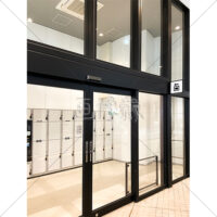駅にあるコインロッカールームの写真素材